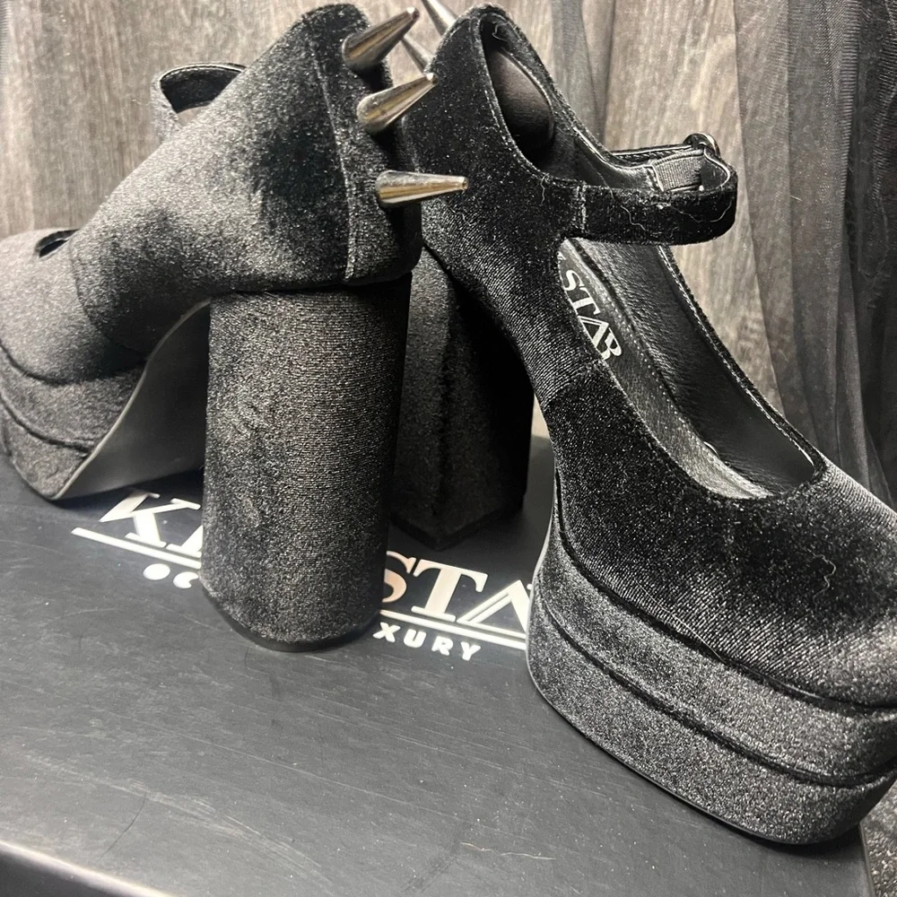 Spiked Velvet Heals - Picture 2 of 6